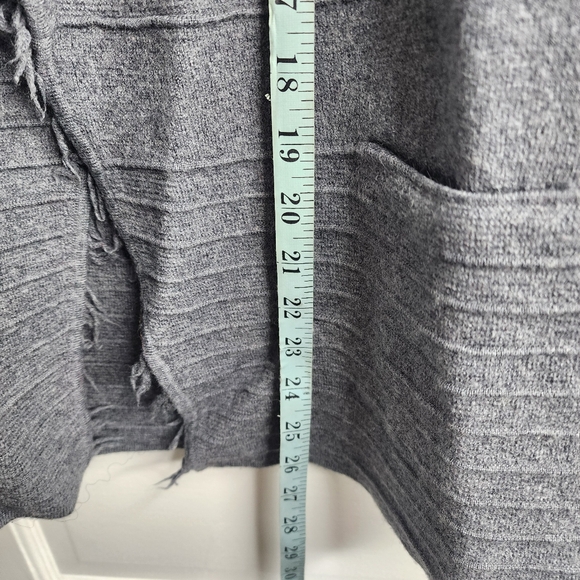 Talbots merino wool fringe Gray cardigan Large - Picture 4 of 6